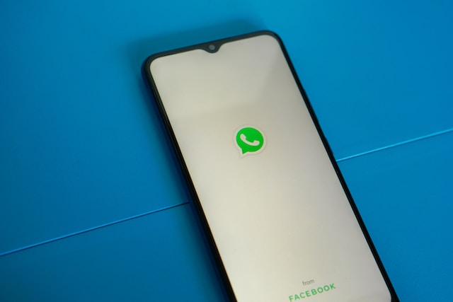 Cara Mengenali Akun Resmi WhatsApp