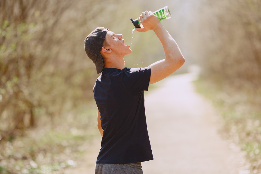 Minum air sebelum hiking 